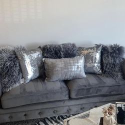 Sofa Set With Pillows. 