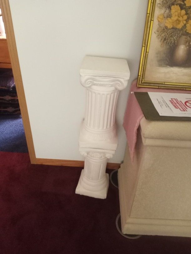 2 Pedestal Both For $5.00