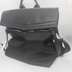 New Botkier Womens Black Outer Pockets Adjustable Shoulder Strap Small Backpack

New, with no tags
The NEW YORK style has a metal snap closure and adj