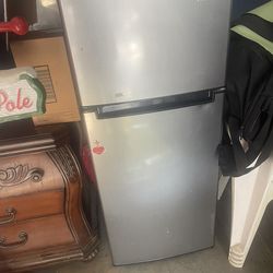 Small Magic Chef Refrigerator