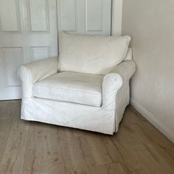 White Lounge Chair 