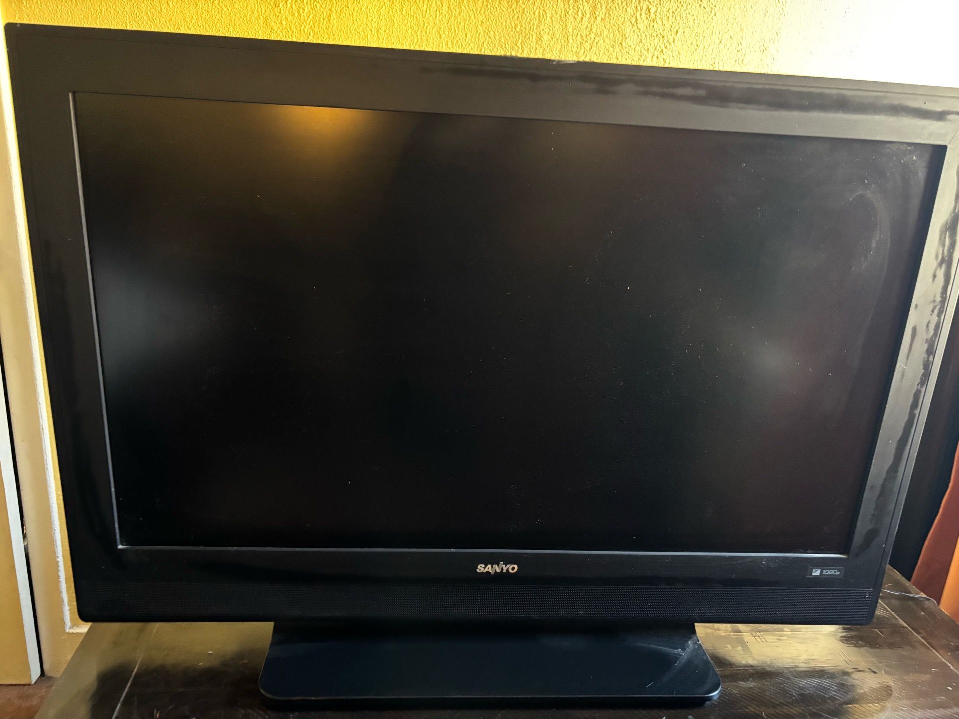 Sanyo 42” flatscreen tv