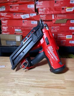 Milwaukee M18 FUEL 3-1/2 in. 18-Volt 30-Degree Lithium-Ion Brushless Cordless Framing Nailer (Tool-Only)