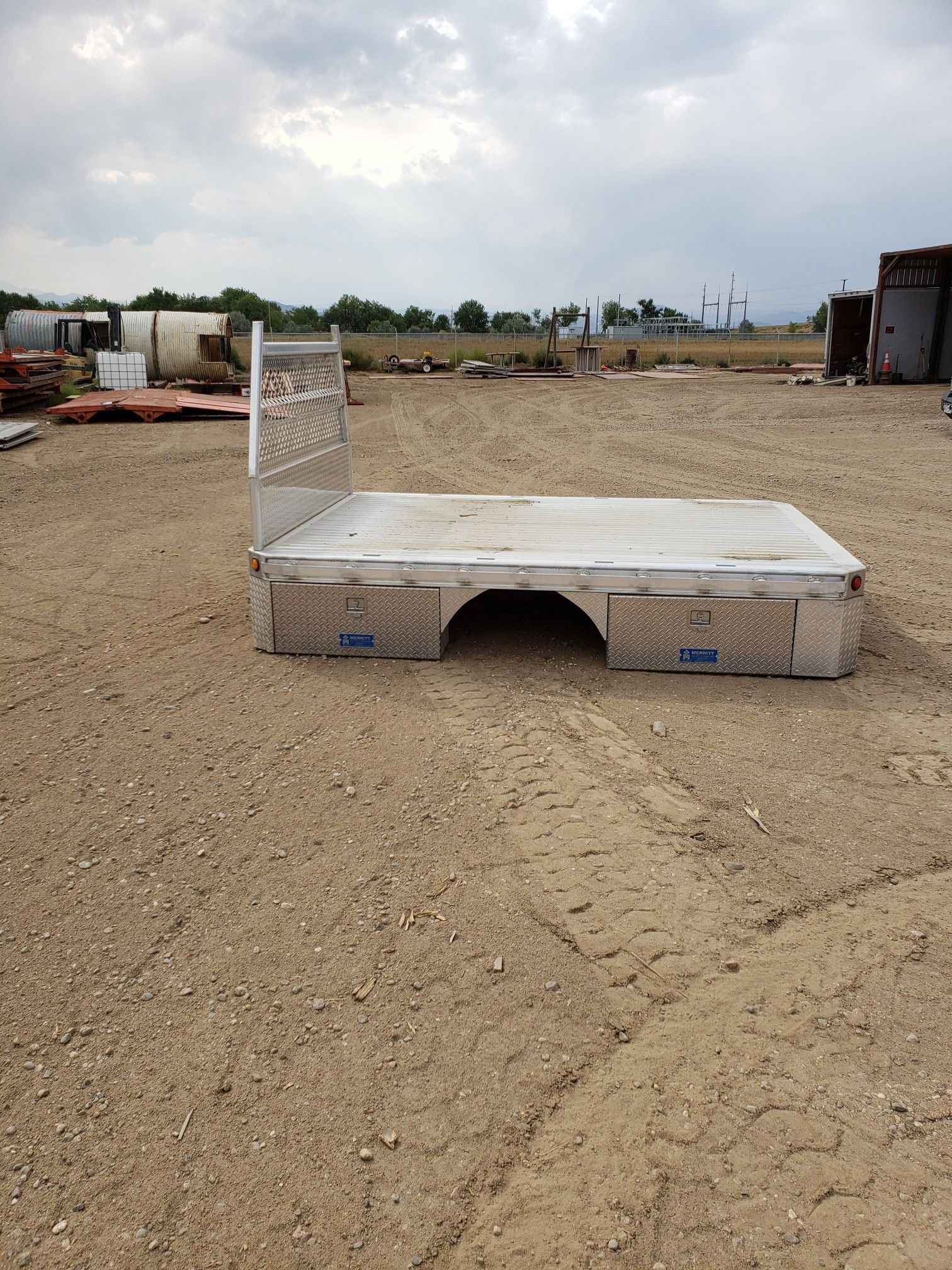 Alluminum flat bed with head ache rack and four side mount tools boxes