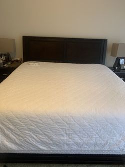 Brand New White King Size Comforter And 2 Pillow Cases