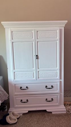 Solid Wood Vintage-Style Armoire & Nightstand Set