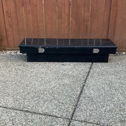 Truck toolbox
