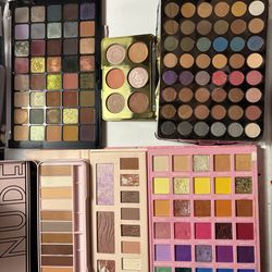 Makeup/ Eyeshadow palettes