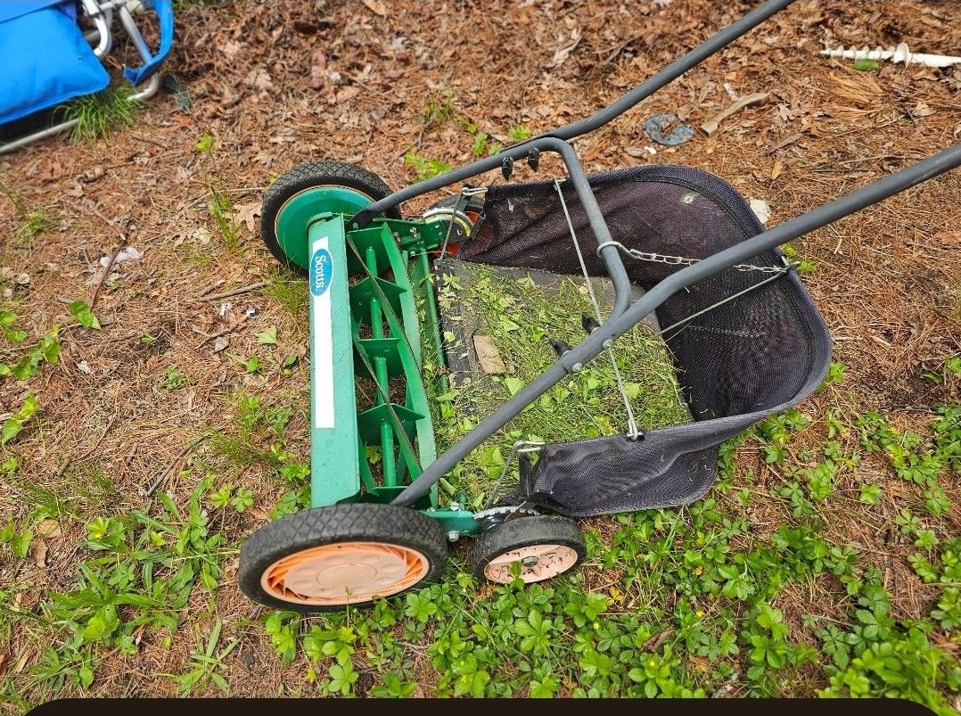 Price Is Firm.. Scott's Push Lawn Mower