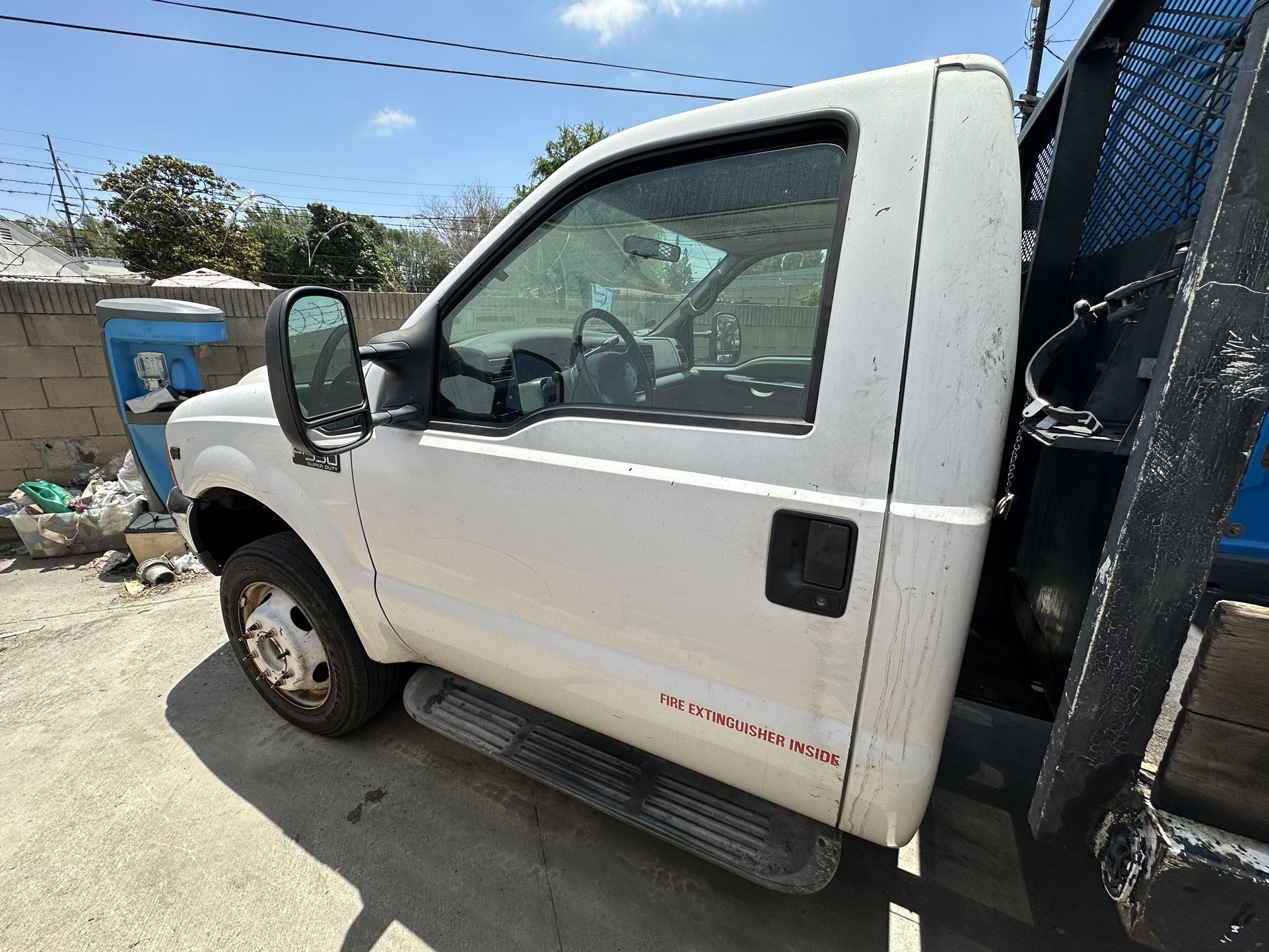 2001 Ford F-550 Super Duty Regular Cab & Chassis