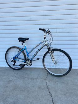 MGX Hybrid Bike