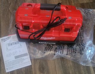 Milwaukee 48-59-1807 M18 & M12 Rapid Charge Station Brand new in open box