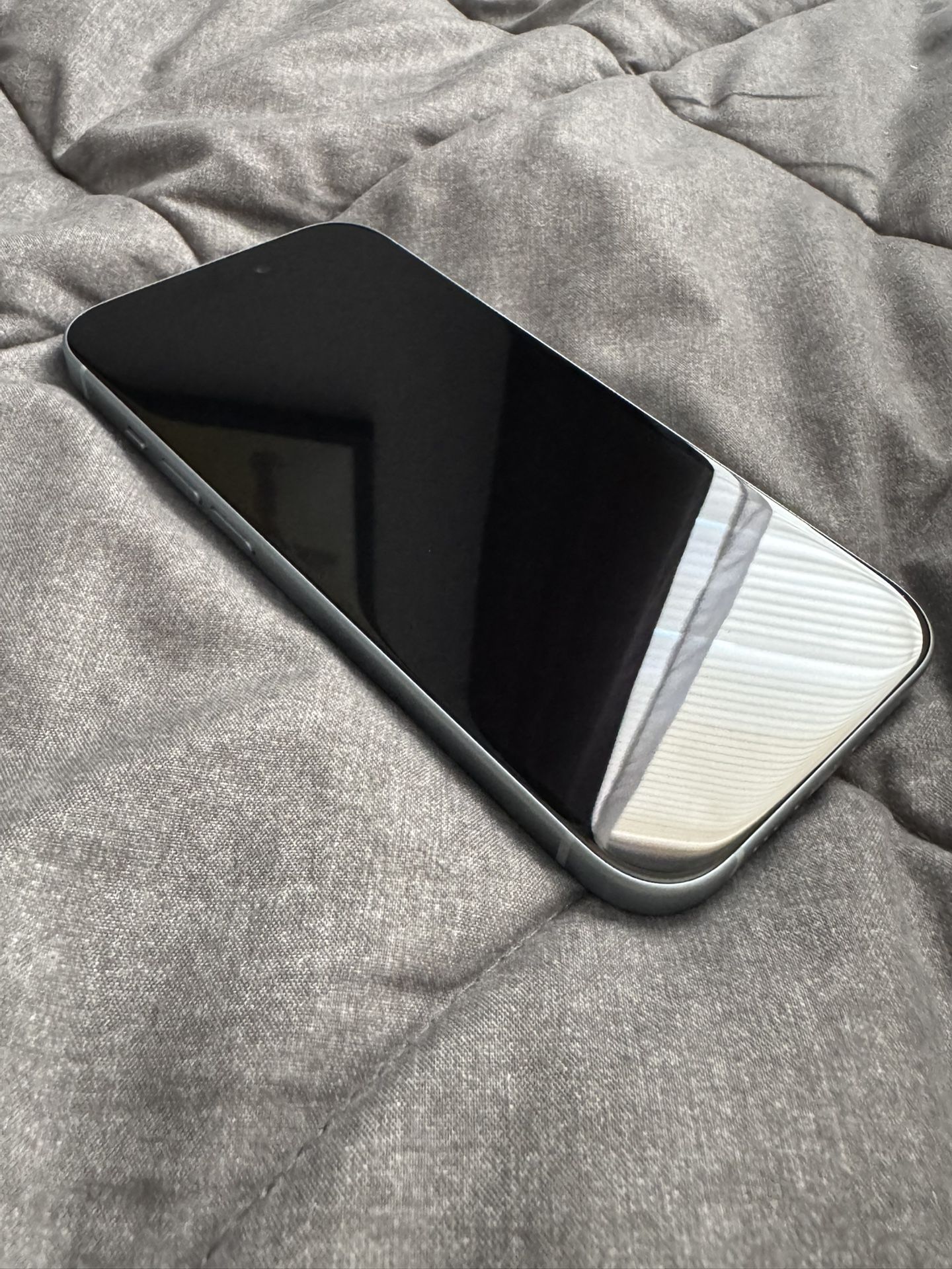 iPhone 15 128 GB White