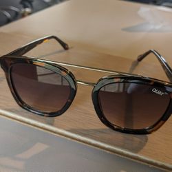 Brand New Quay Tortoise‑Gold Double‑Bridge Sunglasses – Never Worn