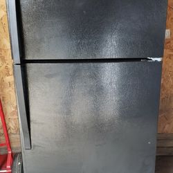 WHIRLPOOL REFRIGERATOR 
