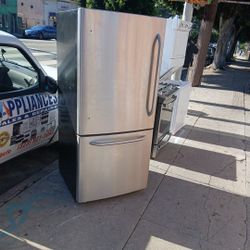 Bottom Freezer Refrigerator 