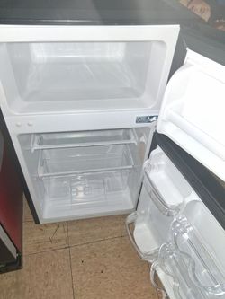 Compact Top-Freezer Refrigerator