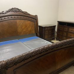Used Ashley Bed Room Set 