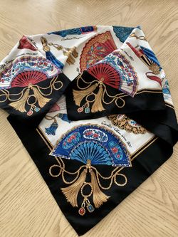 Avon Fans Of The World Scarf