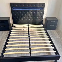 Queen Size Bed and 2 Nightstands ⚜️ Cama Tamaño Queen y 2 Mesitas de Noche 