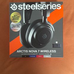 Steelseries Arctis Nova 7 Wireless Gaming Headset (MICROPHONE IS BROKEN)