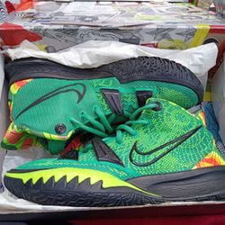 Mike Kyrie 7 Weatherman's Men's Size 8.5