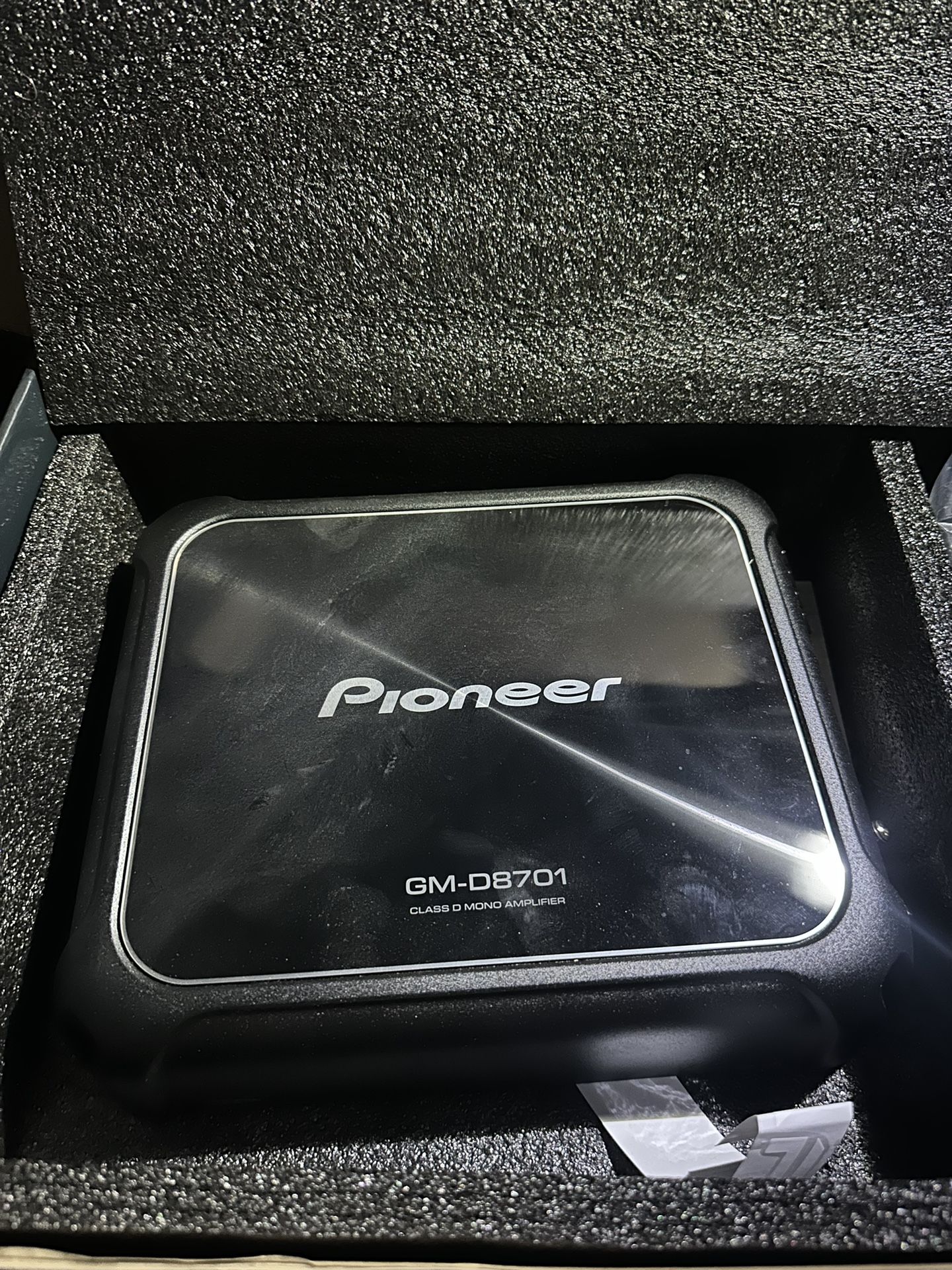 Pioneer 1600 Watt Amp