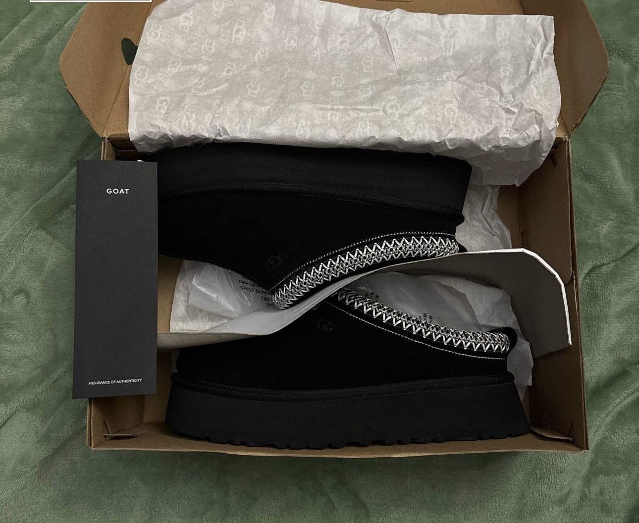 UGGs tazz platform black