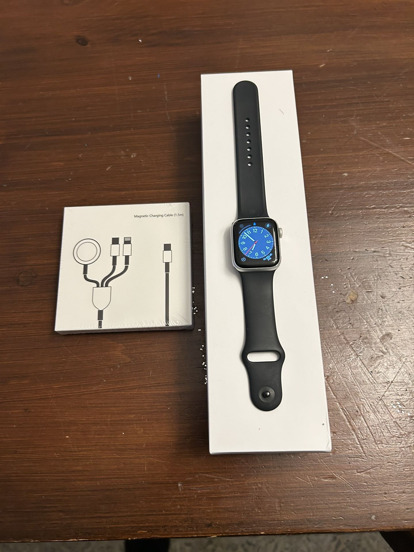 Apple Watch Series 5 40mm Excellent 