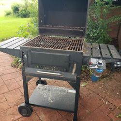 Bbq  Grill With Rolling Legs