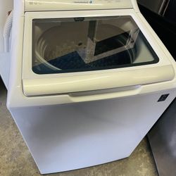 Ge Washer In Like New Condition 
