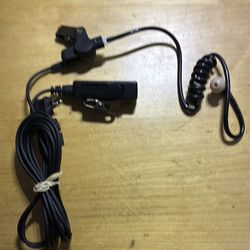 Motorola Walkie-talkie earpiece. CP 200 Motorola.