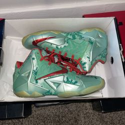 Lebron 11 Christmas 