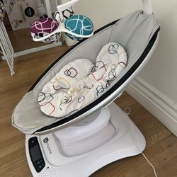 MamaRoo 4 Baby Swing