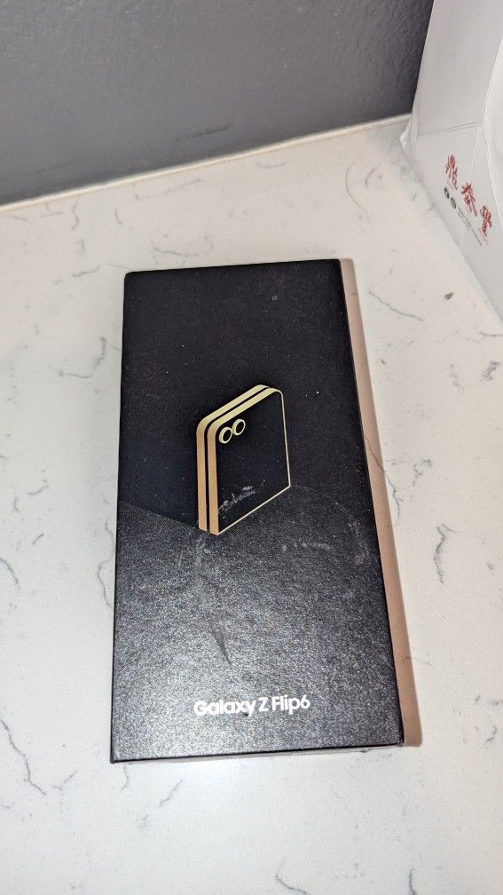Galaxy Z Flip 6 NEW!