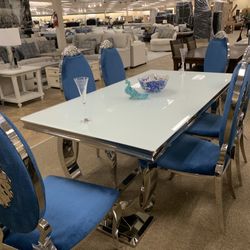 DINING TABLE 699.99