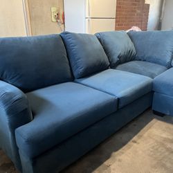 Sectional Couches 