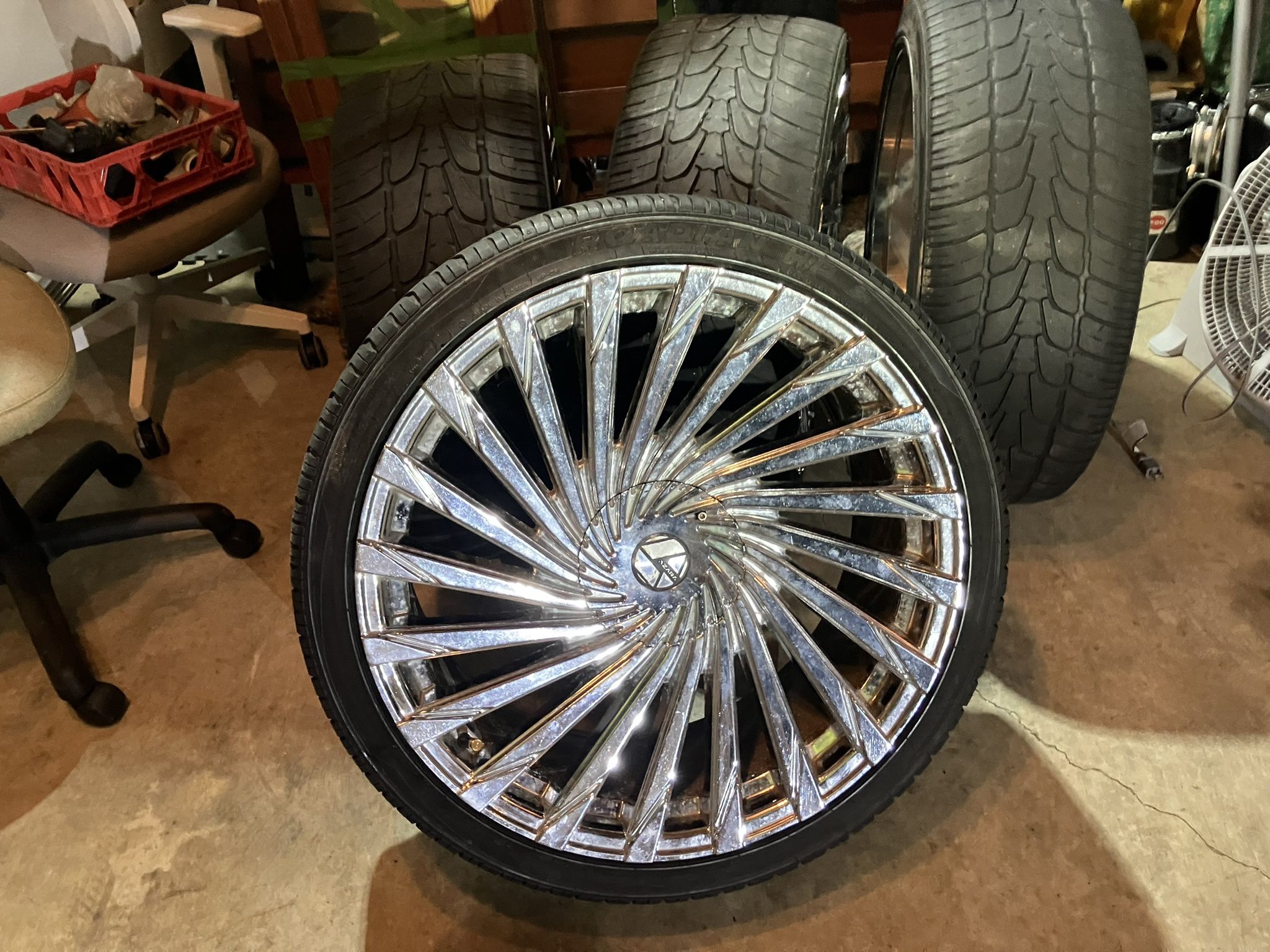 AZARA WHEELS: AZA-501 CHROME 22X8.5 38MM OFFSET Universal 5 lug: 5X114.3 (5X4.5),5X120