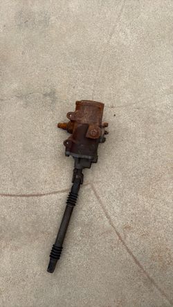 78/79 steering box for ford truck 150$