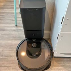 iRobot Roomba i7+ + Accessories
