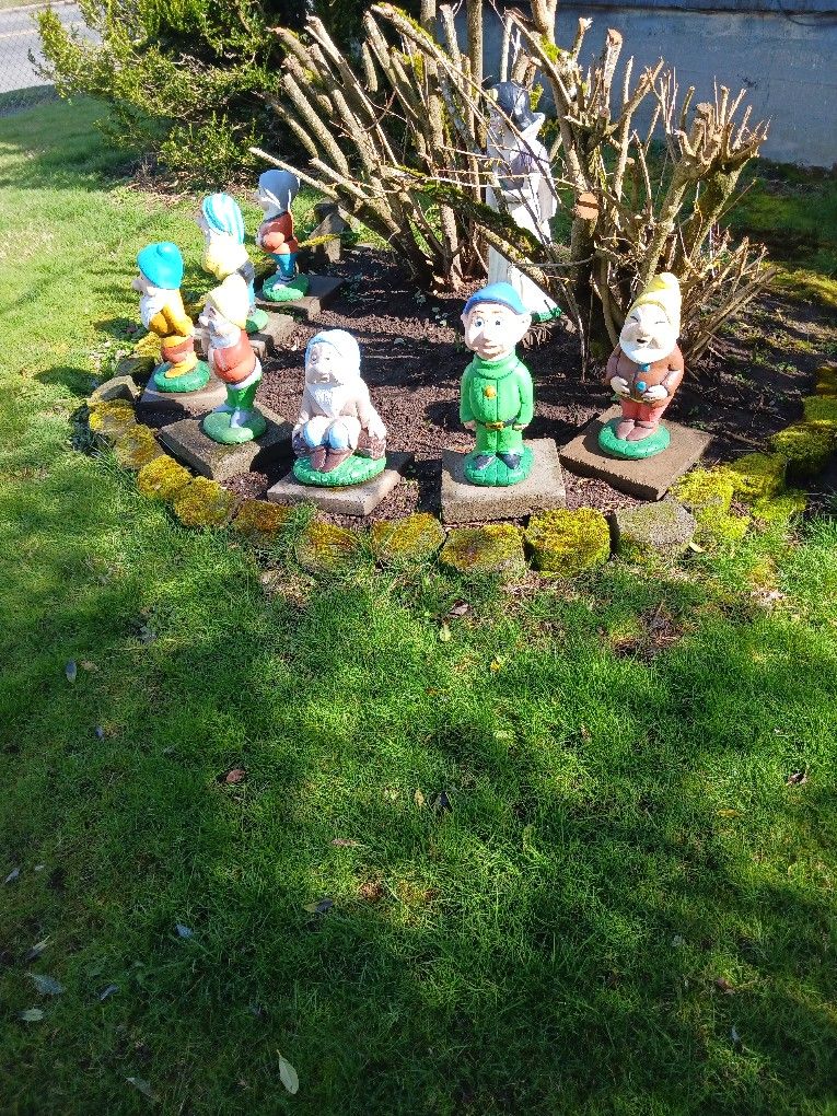 Rare Snow White And The Seven Dwarfs Concrete Statues