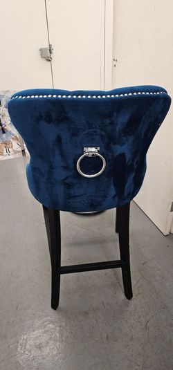 Elegant Navy Blue Velvet Tufted Bar Stool
