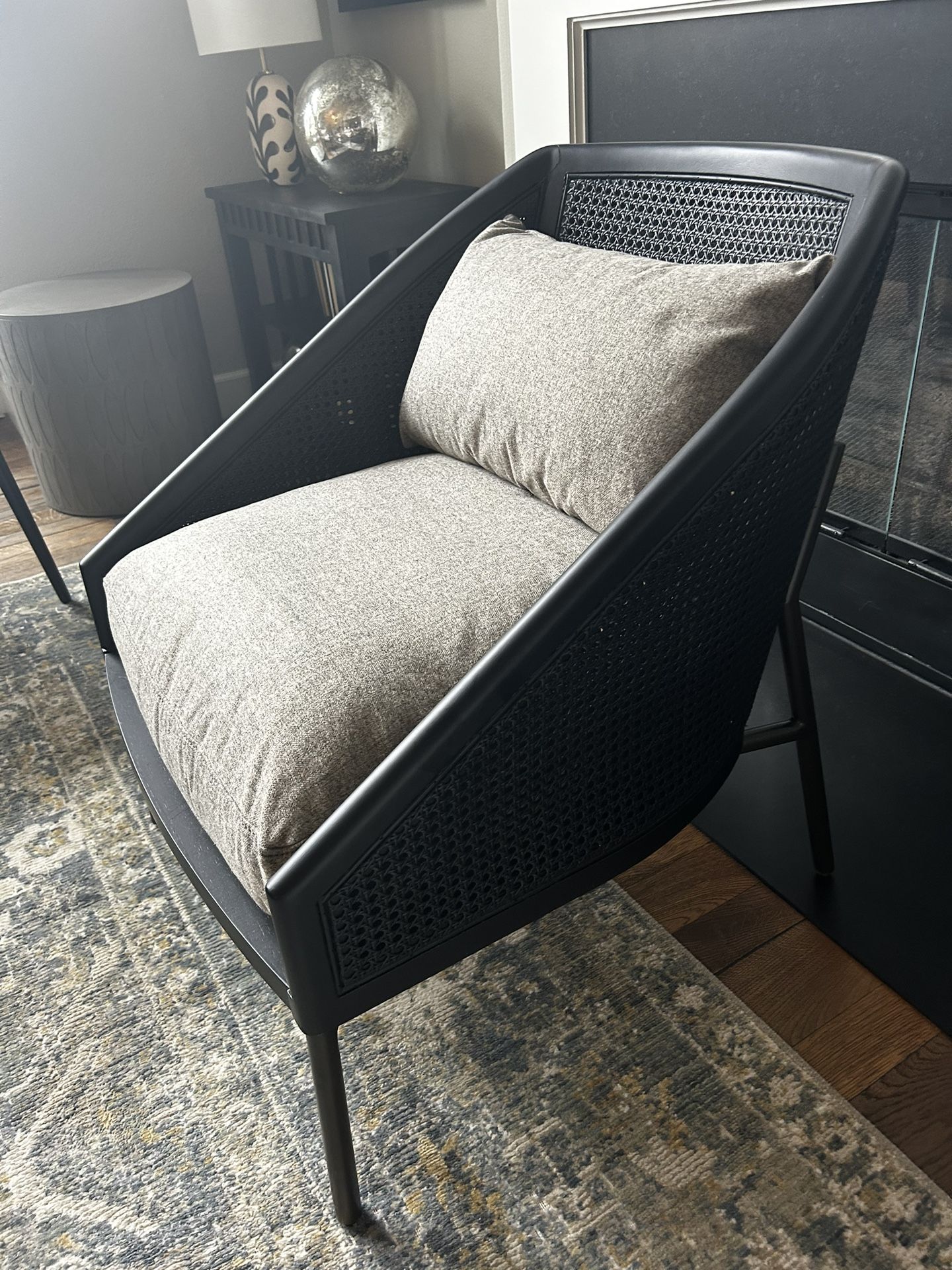 ORRIN CHAIR