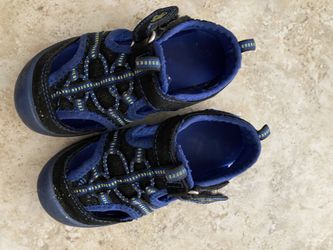 $5 for size 8c boy shoes