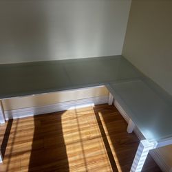 Ashley L-Shaped Tempered Glass Desk – Excellent Condition