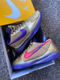 Kobe Hall Of Fame size 7.5