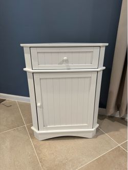 White corner table