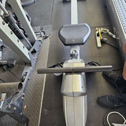 Rowing Machine. In Great Condition. Hardly Used.