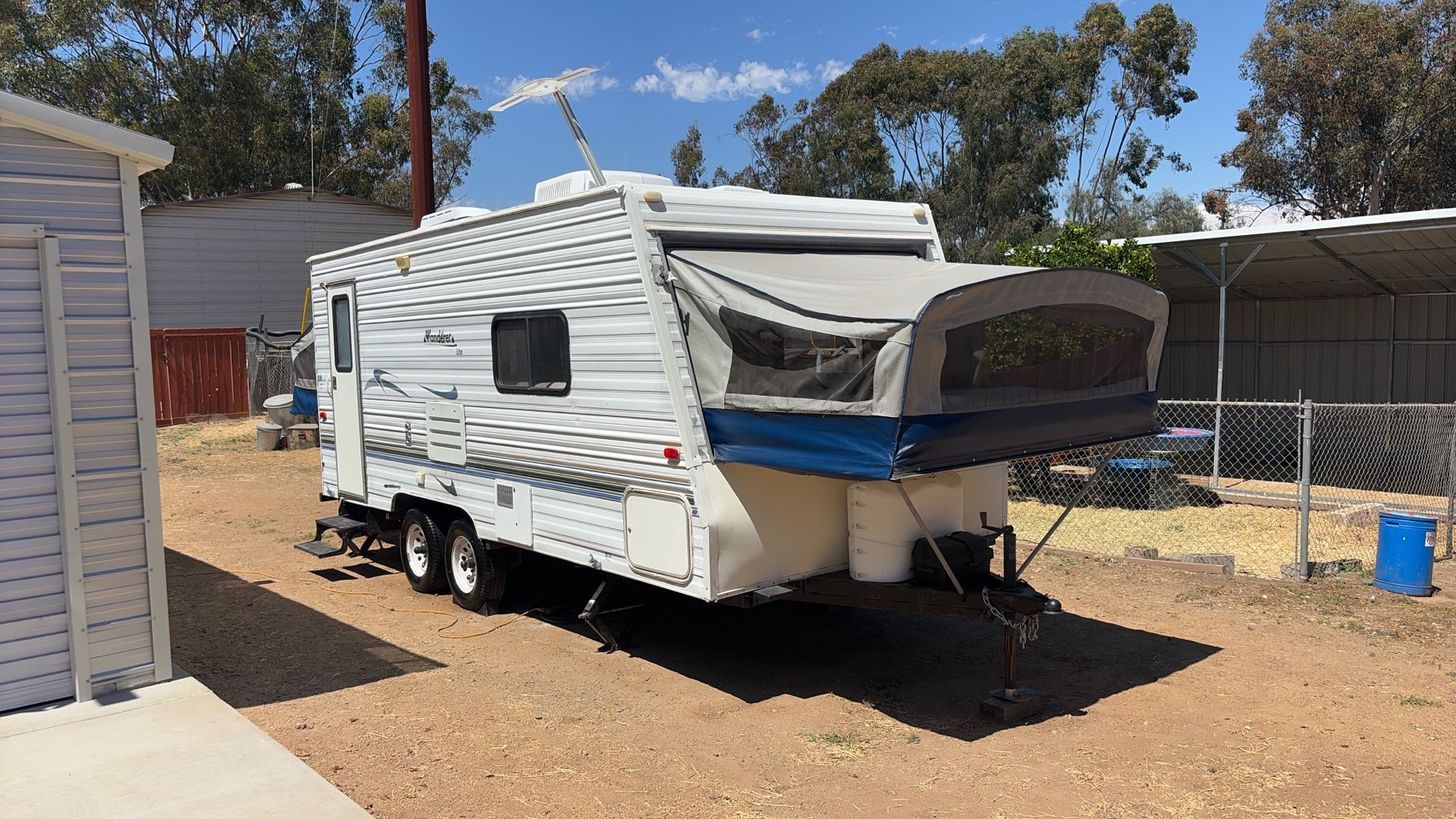 2003 Thor Travel Trailer 19 FT.