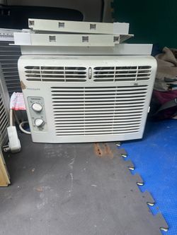 Free delivery 5000 Btu must live Newark Irvington east orange curbside